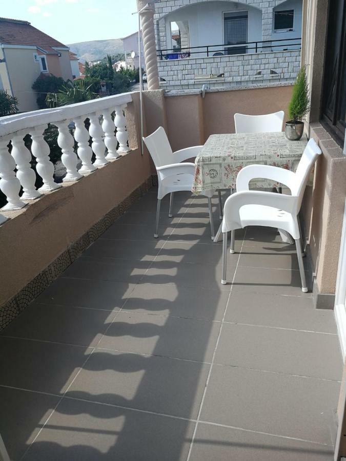 Villa Kartelo 特罗吉尔 外观 照片